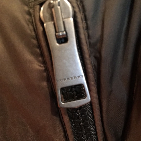 Burberry light weight bomber jacket - Picture 3 of 6
